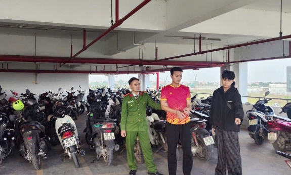 Công an xã Tam Giang bắt giữ đối tượng trộm cắp xe máy